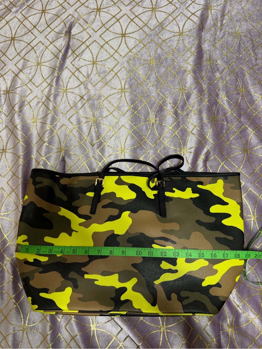 ๐ฅ Michael Kors Yellow Camo Tote Bag - Picture 11 of 13